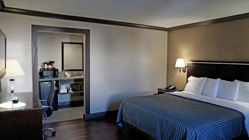 Hawthorne Plaza Inn Near LAX in Hawthorne, USA