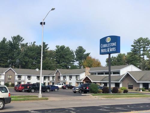 Cobblestone Hotel & Suites - Wisconsin Rapids