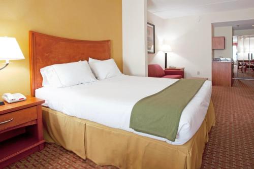 Holiday Inn Express Hotel & Suites Jacksonville North-Fernandina, an IHG Hotel