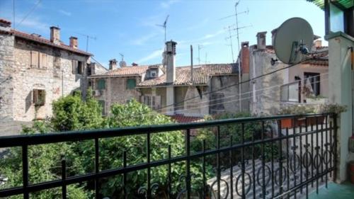 Yulia Apartments