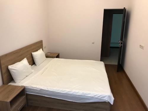 Buzand Apartment - main image