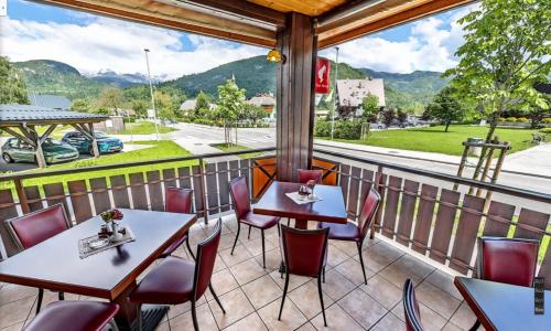 مطعم, Hotel Tripic, restaurant and pizzeria in بوينجسكا بيستراسا