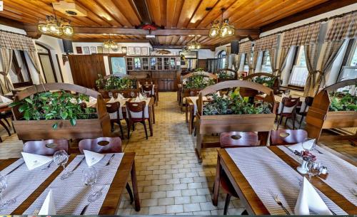 مطعم, Hotel Tripic, restaurant and pizzeria in بوينجسكا بيستراسا
