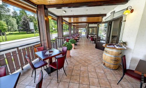مطعم, Hotel Tripic, restaurant and pizzeria in بوينجسكا بيستراسا