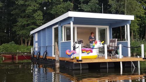 Hausboot Mirabella am Müritz Nationalpark Festanliegend