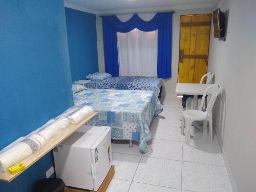 1 double bed, 1 twin bed