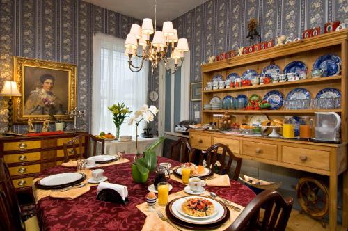 Prince Albert Guest House, Provincetown - 식음료(F&B)