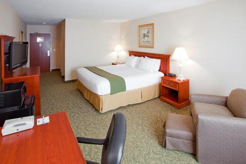 Holiday Inn Express Hotel & Suites Hagerstown, an IHG Hotel