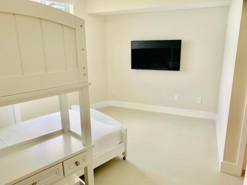 Best Ocean & City view High Rise Beach Condo!
