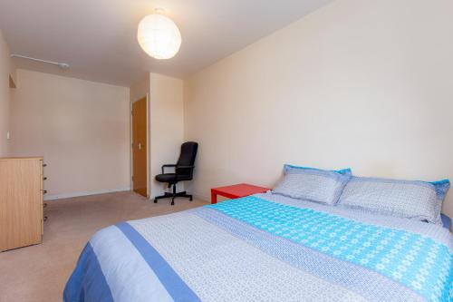 Pioneer Close - Deluxe Double Room 3, , London