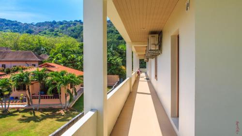 Cozy Apartments near Nai Harn Beach Cozy Apartments near Nai Harn Beach