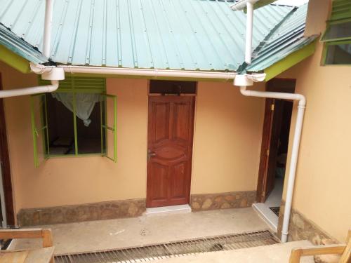 Nkuringo Guest House