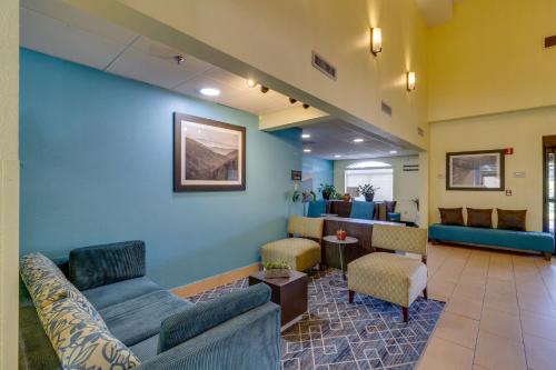 La Quinta by Wyndham Sevierville / Kodak - image 11