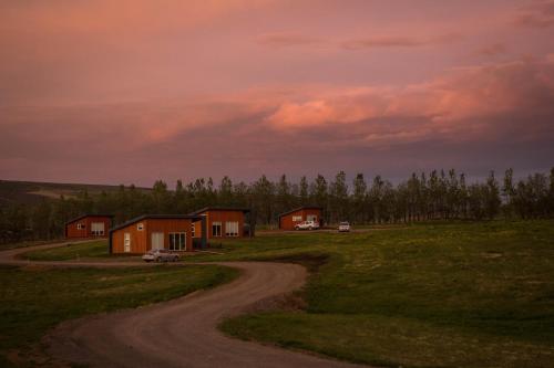Einishus Cottages - image 4