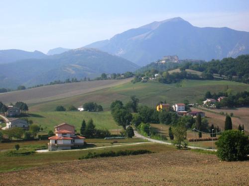 MANSARDA VITI - Sguardo su Frontone -