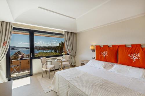 Hotel Cala Lunga - main image