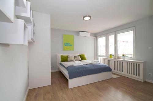 WLR Apartments - Hoza II, Варшава