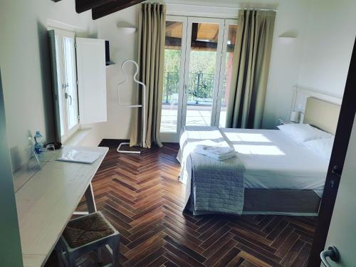 Double or Twin Room with Private Bathroom
