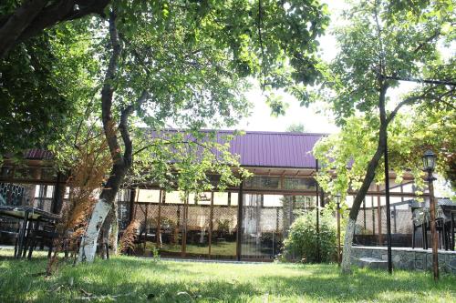 Omgeving, Firuze Hotel & Restaurant in Sheki