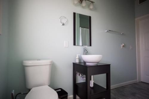 Wanderstay Houston Hostel - image 3