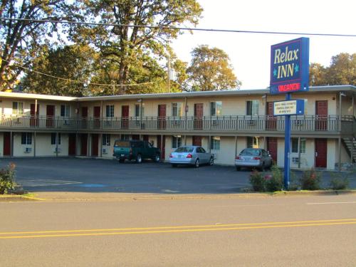 . Relax Inn - Cottage Grove