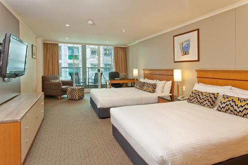 Radisson Hotel & Suites Sydney - image 7
