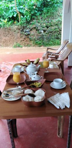 Rainforest Holiday Inn in Dodanduwa