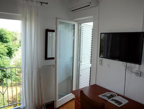 Ana Guest House - image 11