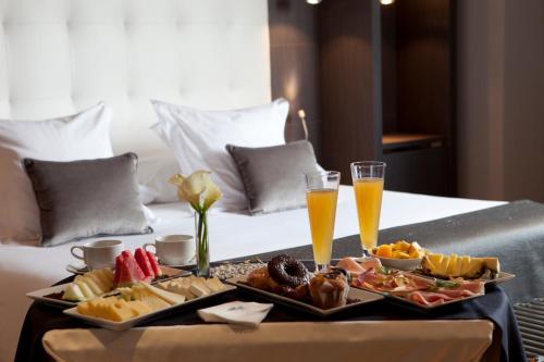 Hotel Maydrit Airport