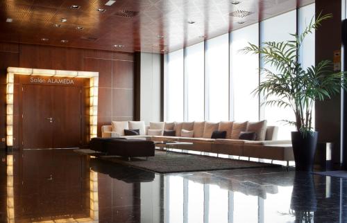 Hotel Maydrit Airport - image 4