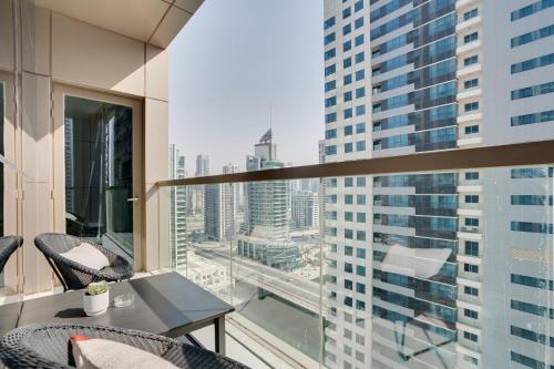 Urban Apartment with Stunning Infinity Pool by GuestReady - image 7