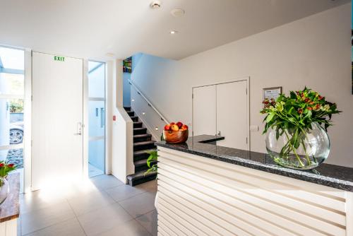 Előcsarnok, Waiheke Waterfront Lodge in Waiheke Island