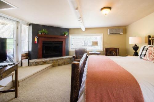 220352192 Kedron Valley Inn
