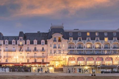 Port-Guillaume, résidence de vacances avec mer & piscine