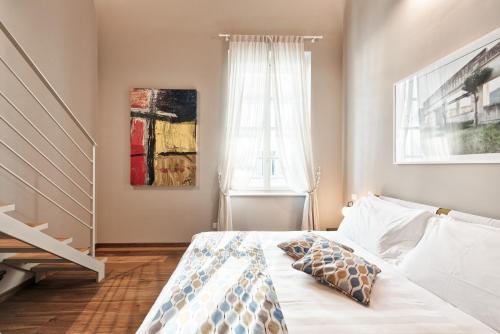 Palazzo Del Carretto-Art Apartments - image 3
