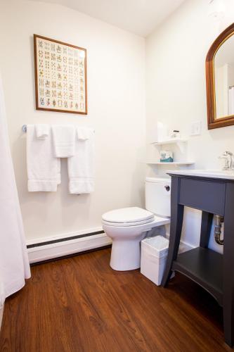 220353501 Kedron Valley Inn