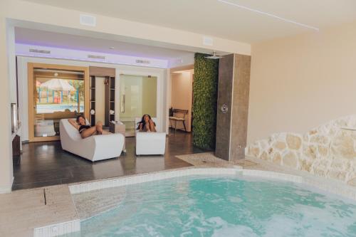 . Halanus Hotel And Resort