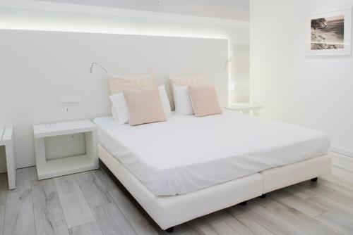 Economy Double Room without Window image 5
