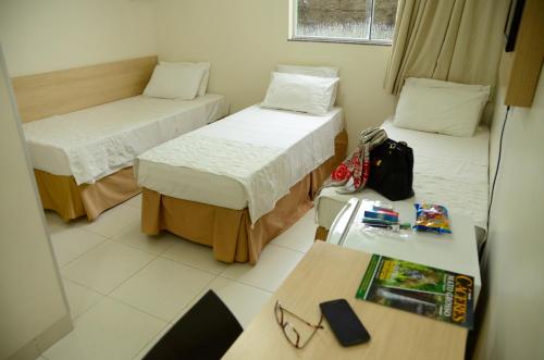 3 twin beds