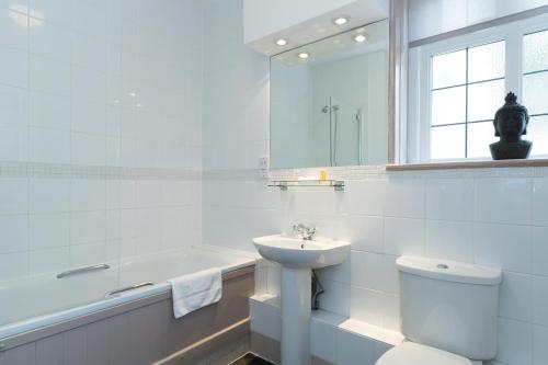 Guildford/Woking Gorse Hill Hotel - image 7