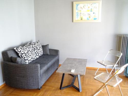  Superb location Athenian apartment in Athen