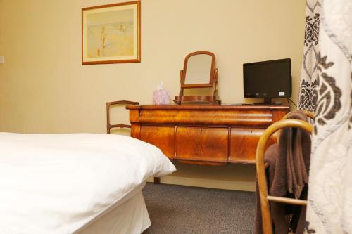 The Dunning Hotel - image 3