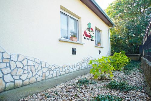 Almáskert Vendégház in Fábiánsebestyén