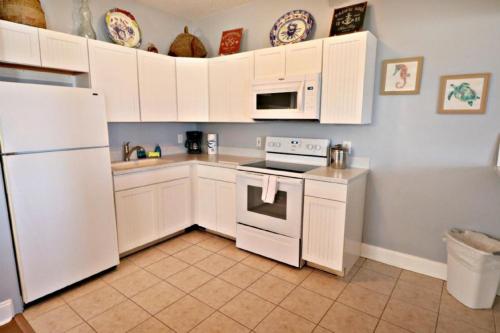 Inn at Camachee Harbor Deluxe Suite 25 - image 5