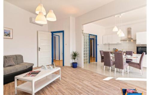 Apartment Riviera 3
