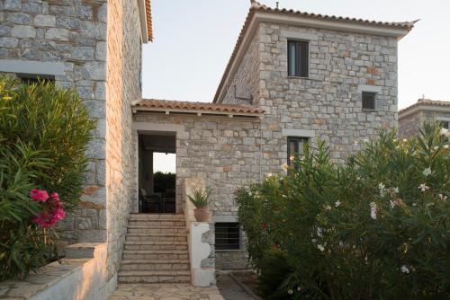  Landscape tranquility with pool and stunning views in Methoni