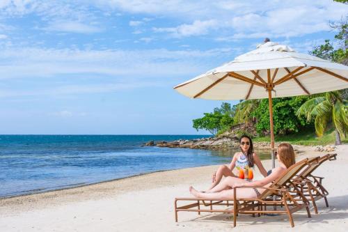 Beach, Las Verandas Hotel & Villas in Roatan Island