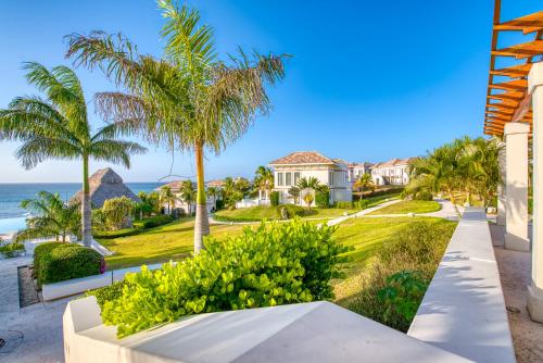 حديقة, Las Verandas Hotel & Villas in Pristine Bay