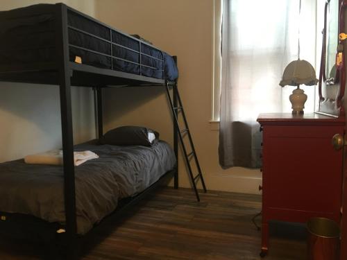 1 double bed, 1 twin bed
