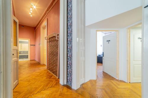  Budapest Silhouette Rooms in Budapest